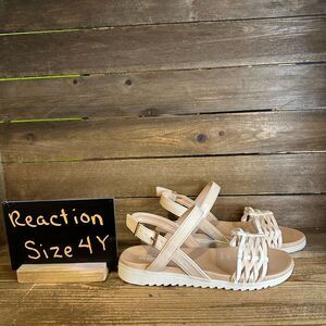 New Big Kids Kenneth Cole Reaction Lotus Oaklee Strappy Leather Sandals Size 4 Y